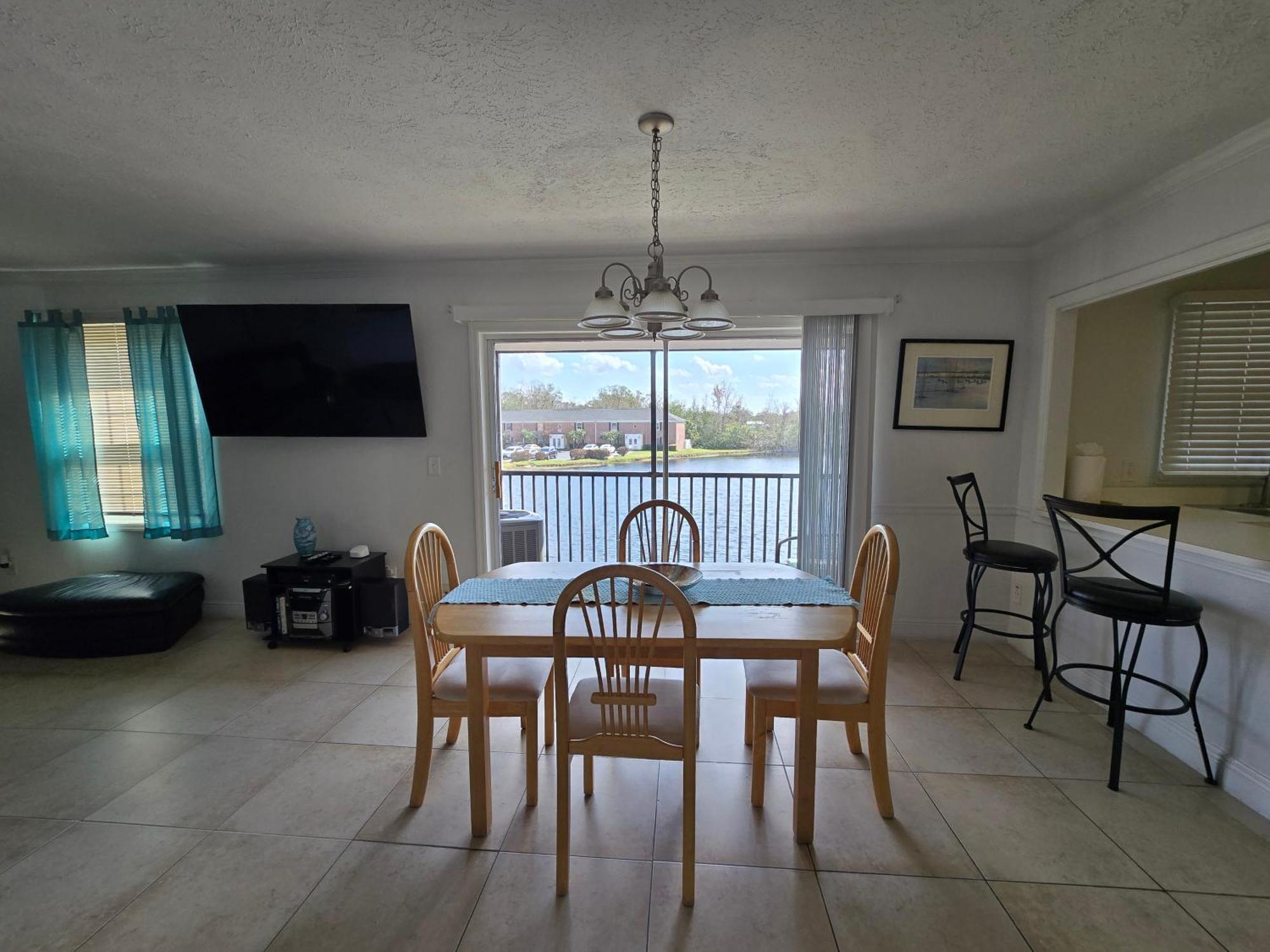 Beautiful Condo Close To Busch Gardens Tampa Exterior photo