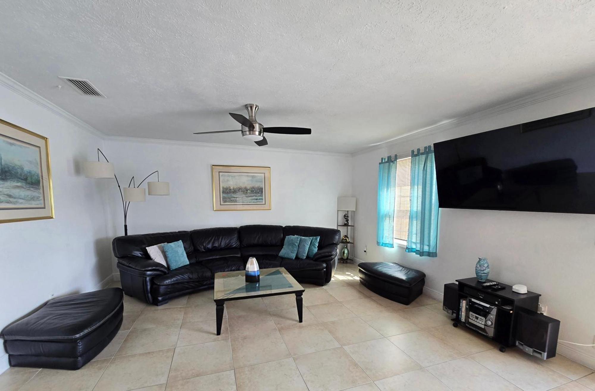 Beautiful Condo Close To Busch Gardens Tampa Exterior photo